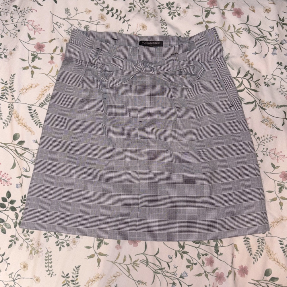 Banana Republic Stylish Gray Plaid Women's Skirt